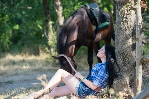 Carino giovane ragazza su il tiro — Foto Stock