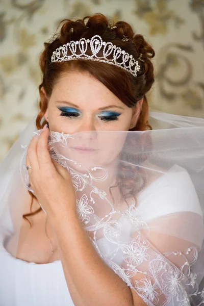 Beautiful bride on wedding day — Stock Photo, Image
