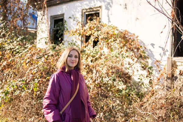 Carino giovane ragazza su il tiro — Foto Stock