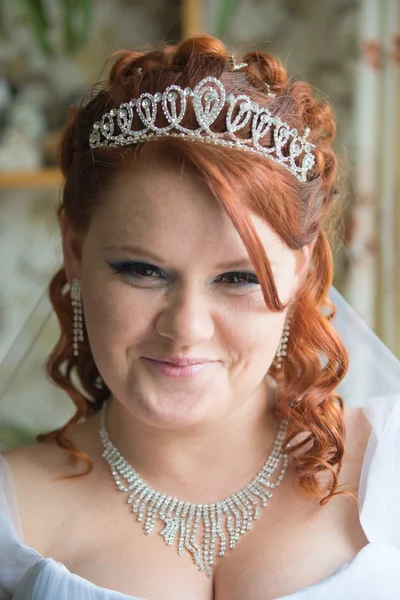 Beautiful bride on wedding day — Stock Photo, Image