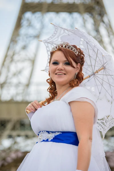 Beautiful bride on wedding day — Stock Photo, Image