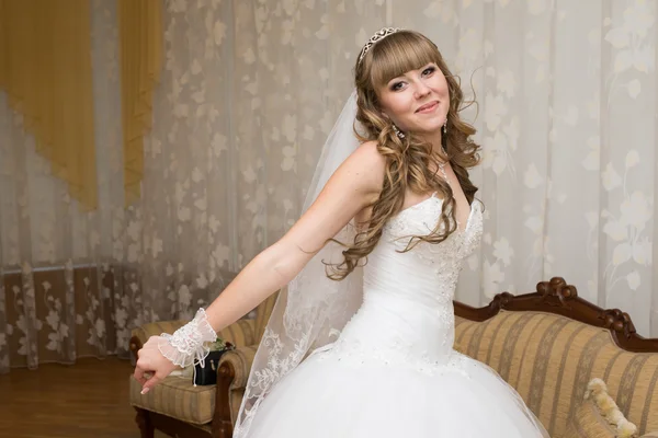 Bela noiva jovem — Fotografia de Stock