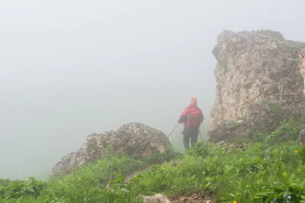 Viagem turística nas montanhas — Fotografia de Stock