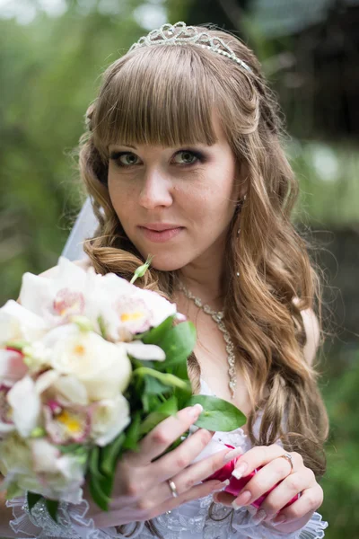 Mooie bruid op trouwdag — Stockfoto
