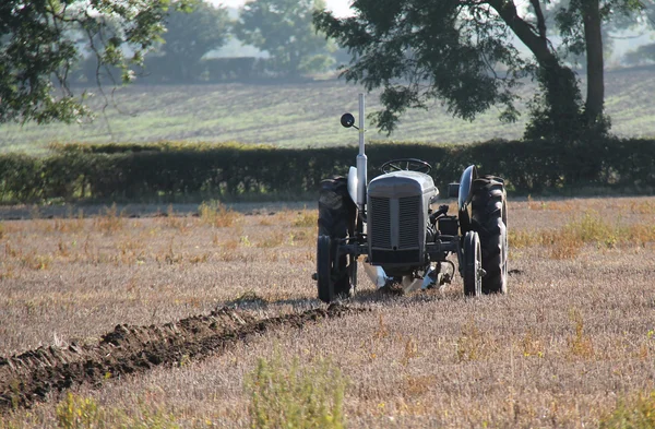 Vintage jordbruk plog. — Stockfoto