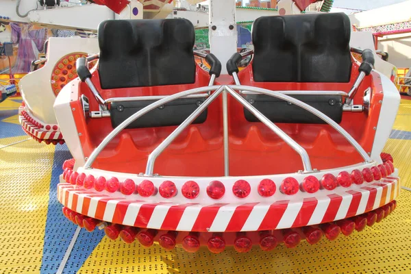 Seats Fast Spinning Fun Fair Amusement Ride — Stock Photo, Image