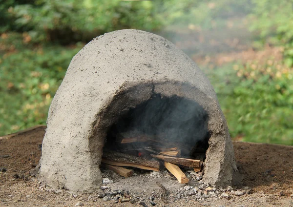 Forno de argila ao ar livre . — Fotografia de Stock