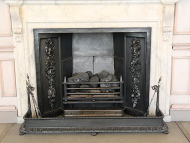 demir döküm şömine.