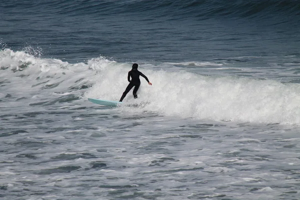 Surf de olas . —  Fotos de Stock