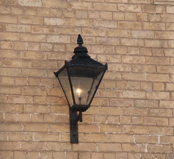 Luz de calle montada en pared . —  Fotos de Stock