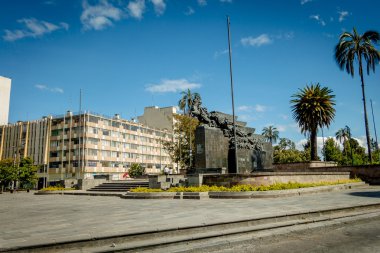 Simon Bolivar Alameda Parkı Quito, Ekvator şehir merkezinde heykeli