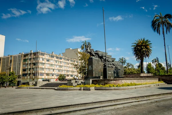 Statua Simon Bolivar w parku Alameda, w centrum miasta Quito, Ekwador — Zdjęcie stockowe