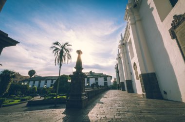 Yerin merkezinden güzel görünümüne Quito yerleşim yeri