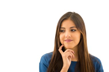 Doğal olarak beauiful gülümseme, beyaz arka plan ile poz headshot çekici esmer