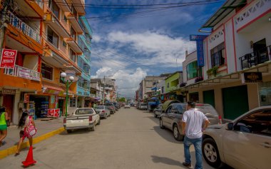 Atacames, Ekvator - 16 Mart 2016: Steet sahil kasabası Ecuadors Kuzey Pasifik kıyısında yer alan bir bakış. Esmeraldas eyaletinde yer almaktadır