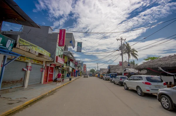 ATACAMES, ECUADOR - 16 de março de 2016: Vista panorâmica da cidade de praia localizada na costa norte do Pacífico do Equador. Ele está localizado na província de Esmeraldas — Fotografia de Stock