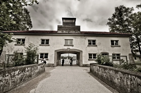 Dachau, Germany - July 30, 2015: Entrance to famous concentration camp from world war 2 — Stock fotografie