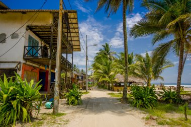 Muisne, Ekvator - 16 Mart 2016: Esmeraldas il kuzeybatı Ekvator güneybatısında bir sahil kasabası