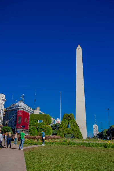 Μπουένος Άιρες, Αργεντινή-02 Μαΐου, 2016: ο οβελίσκος του Μπουένος Άιρες είναι ένα παραδοσιακό και ιστορικό κτήριο που βρίσκεται στην πλατεία της Δημοκρατία, στις διασταυρωνικές λεωφόρους 9 de-Χούλιο και ταυροποιός. — Φωτογραφία Αρχείου