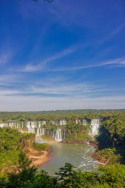 Iguazu, Brazília - 2016. május 14.: az iguazu-vízesés a brazil állam parana és a argentian szerinti misiones között találhatók — Stock Fotó