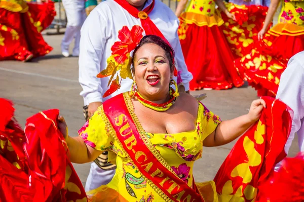 Performers with colorful and elaborate costumes participate in C — Stock Photo, Image