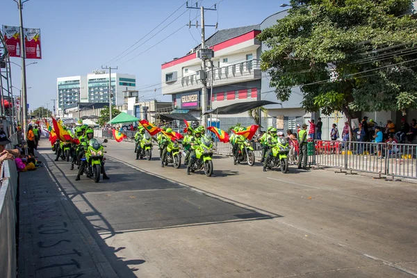 警察のオートバイはほとんど供さ Colombias に参加します。 — ストック写真