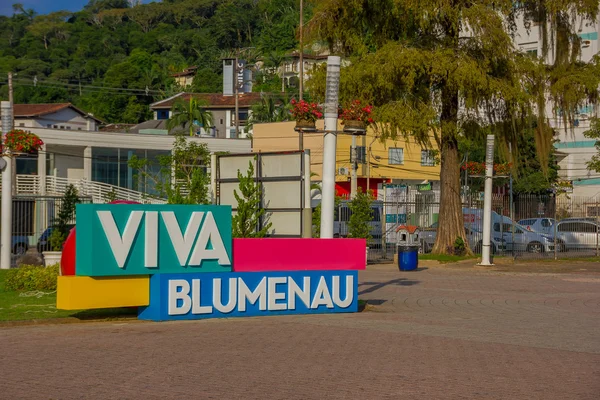 BLUMENAU, BRASIL - 10 de mayo de 2016: viva blumenau sign located in the city center — Foto de Stock