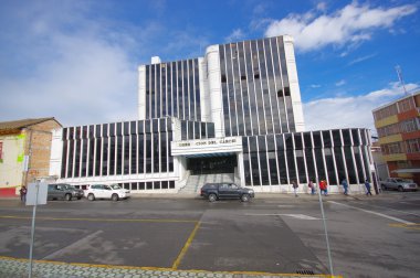 Tulcan, Ekvator - 3 Temmuz 2016: Belediye Binası önünde central park şehrin bulunur