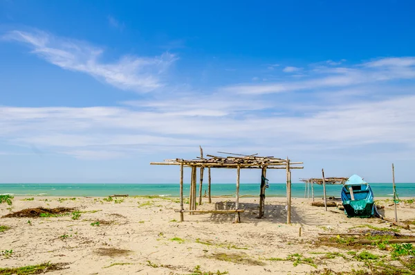 Bela praia tropical na costa do Equador — Fotografia de Stock