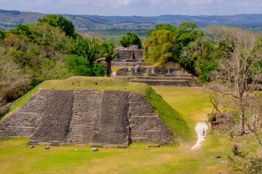 xunantunich maya sitesi Belize'de Harabeleri