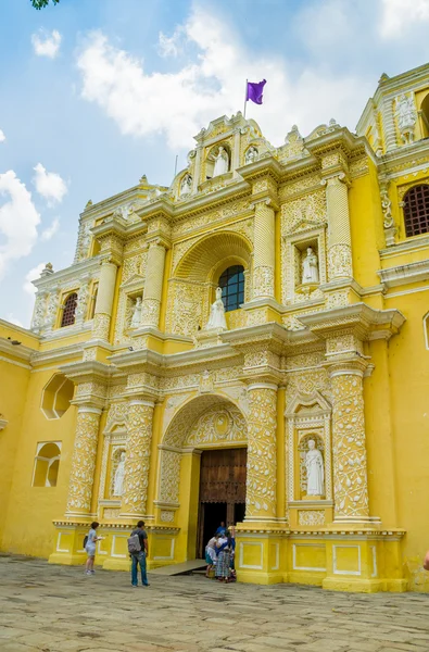 Kostel La merced v městě antigua guatemala — Stock fotografie