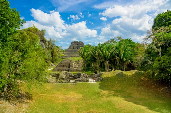 Xunantunich maya webbplats ruinerna i belize — Stockfoto