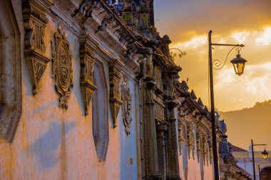 antigua Guatemala city sömürge mimarisi