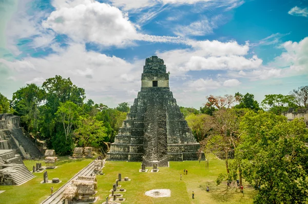 Tikal Guatemala'da mayan ruins — Stok fotoğraf