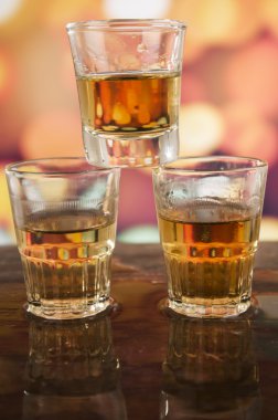 üzerinde ufuk ışık arka plan ROM viski cam