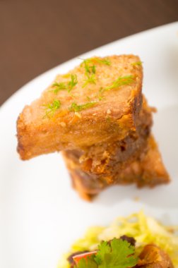 fritada kızarmış domuz eti geleneksel Ekvador gıda