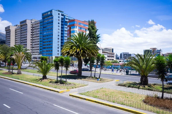 Viale moderno a Quito Ecuador — Foto Stock