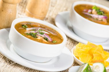 Amerika Birleşik Devletleri üzerinden lezzetli encebollado balık güveç