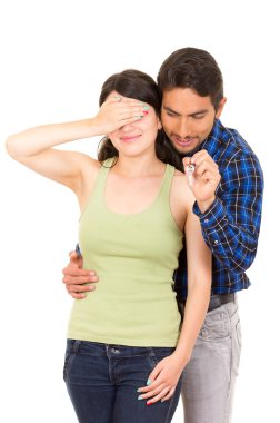 çekici bir adam güzel bir eş bir anahtarla şaşırtıcı