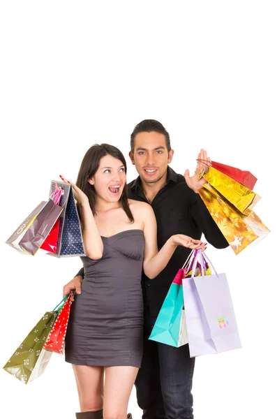 Attraktives junges Paar beim Einkaufen — Stockfoto