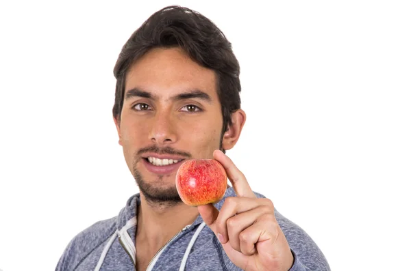 Bell'uomo giovane con mela rossa — Foto Stock
