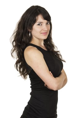 Siyah top geçiş silah poz ile güzel genç esmer kadın