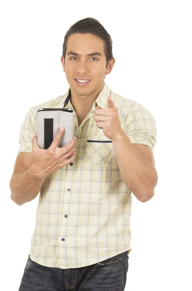 Jovem bonito hispânico homem posando usando tablet — Fotografia de Stock