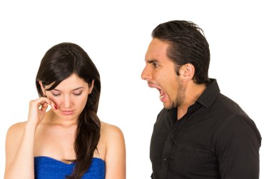 Kocası ağlayan genç güzel kadın ona bağırır