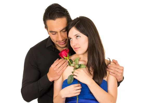 Jovem casal atraente no amor namoro — Fotografia de Stock