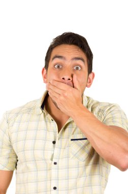 genç yakışıklı İspanyol adam sürpriz ifade