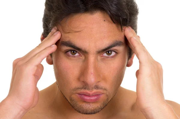 Baş ağrısı ile kas gömleksiz adam — Stok fotoğraf