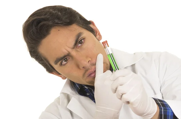 남성 실험실 연구원 기술자 과학자 의사 테스트 튜브를 잡고 — 스톡 사진