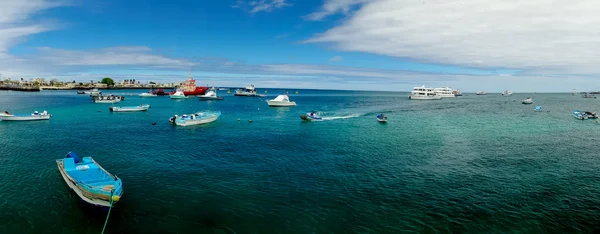 Puerto deportivo en San Cristóbal Islas Galápagos ecuador — Foto de Stock