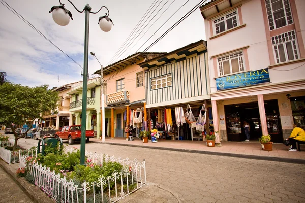 Aldeia andina Chordeleg no Equador conhecida por suas lojas de artesanato — Fotografia de Stock